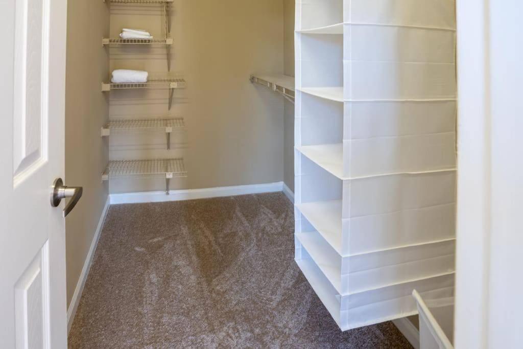 Apartamento Viagem - - Comfy 2br W/gym+parking Charlotte