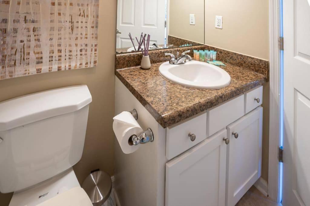 Apartamento Viagem - - Comfy 2br W/gym+parking Charlotte