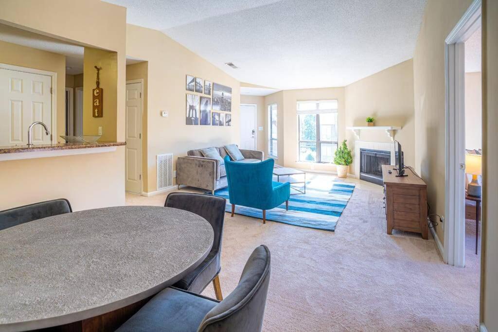 Viagem - - Comfy 2br W/gym+parking Apartamento Charlotte