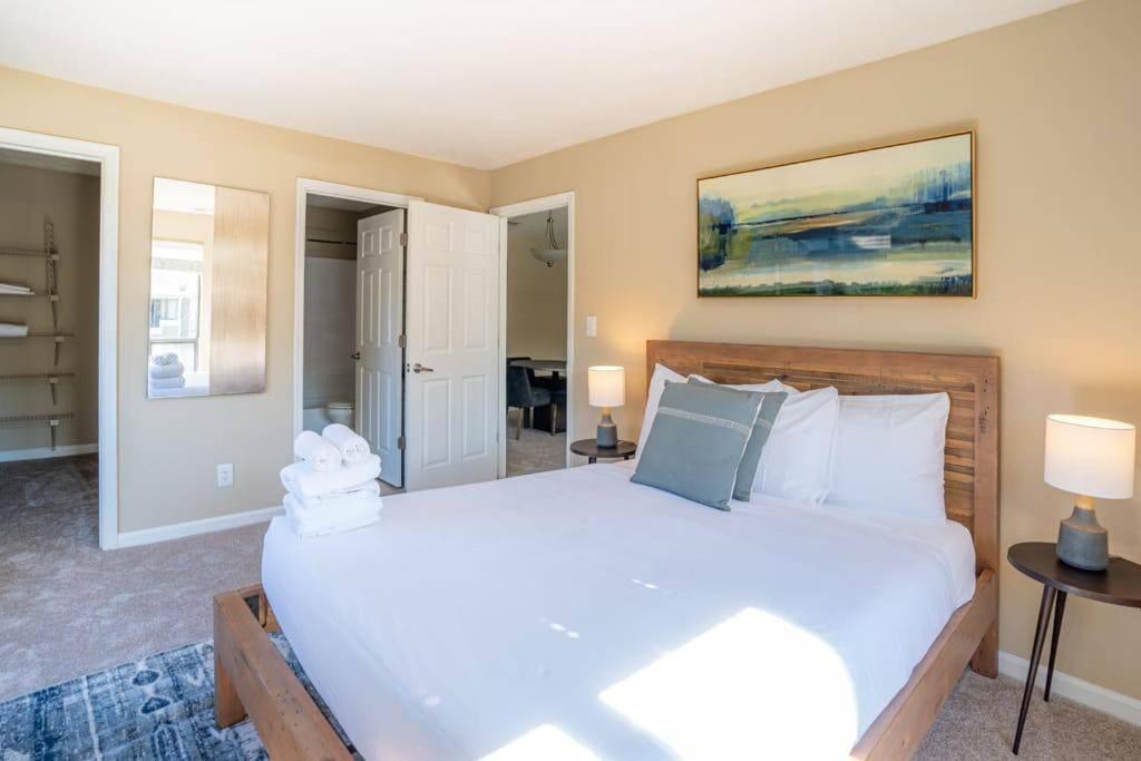 Apartamento Viagem - - Comfy 2br W/gym+parking *